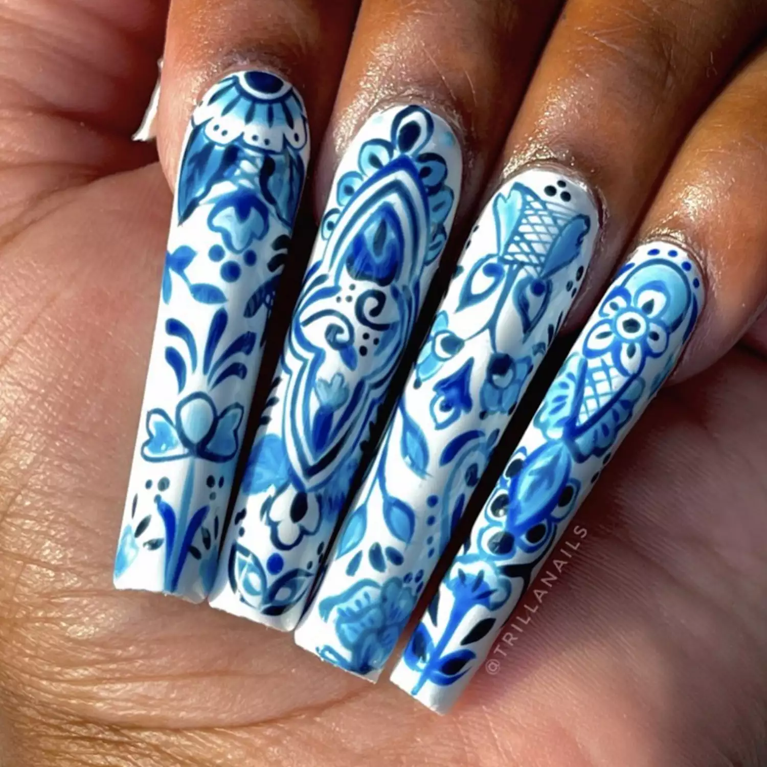 blue and white nails design