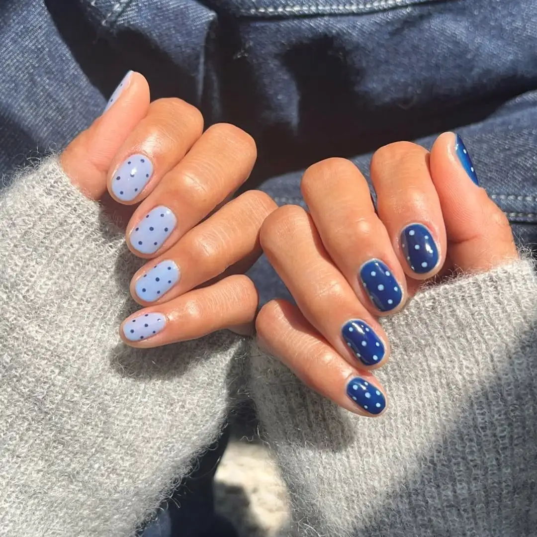 blue and white nails art