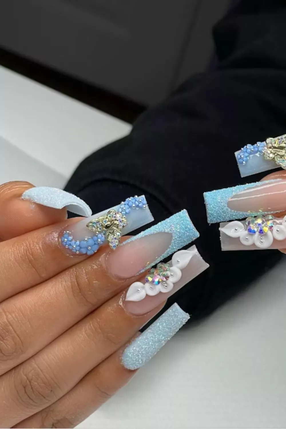 blue and white nails style