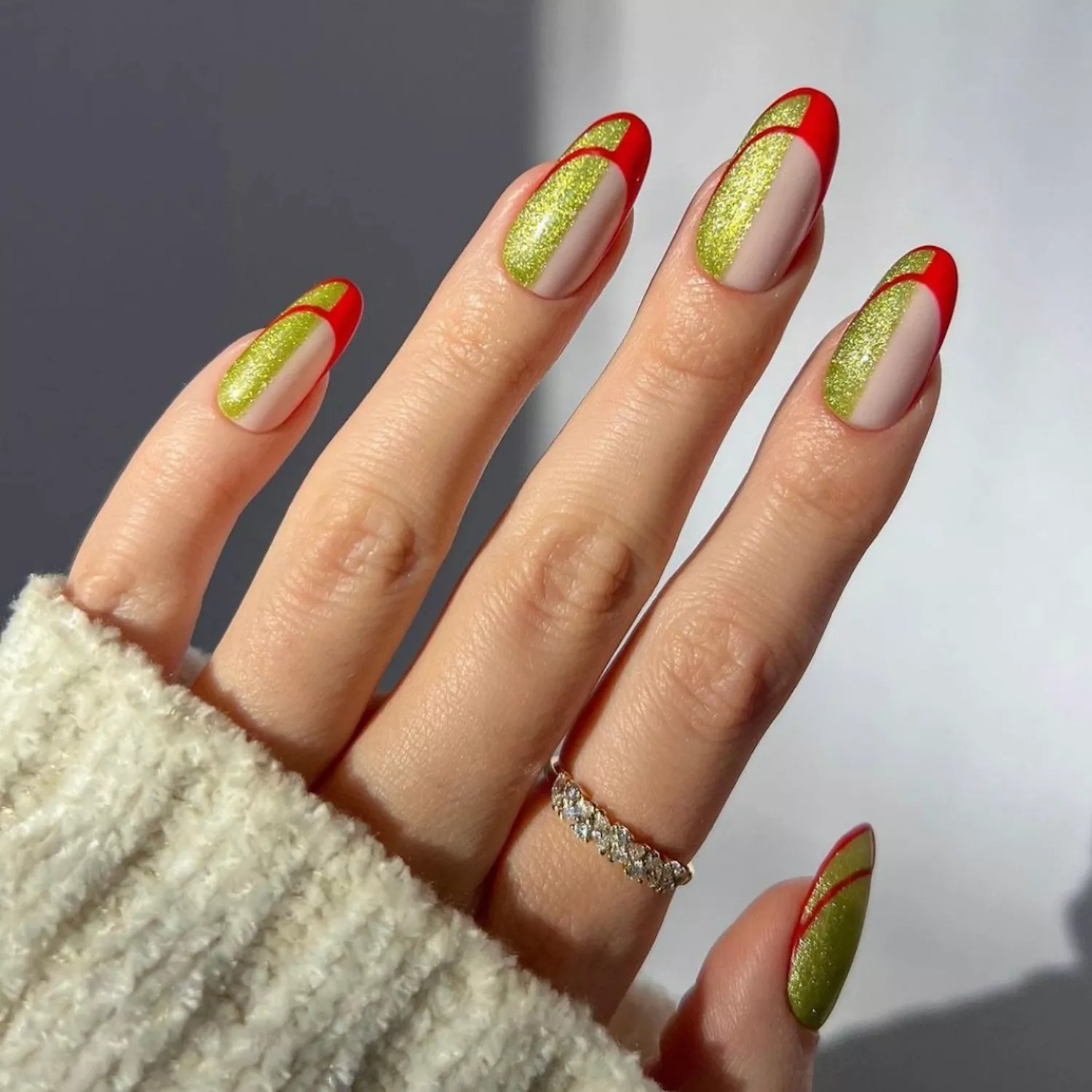 red and green nails design