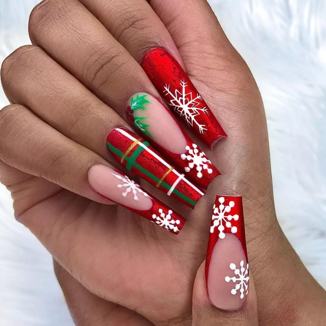 red and green holiday nails